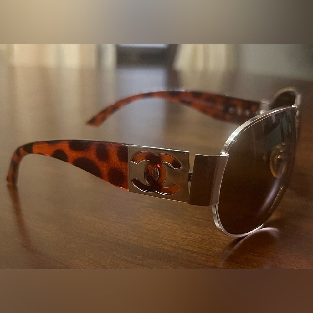 CHANEL Brown Tortoiseshell Sunglasses